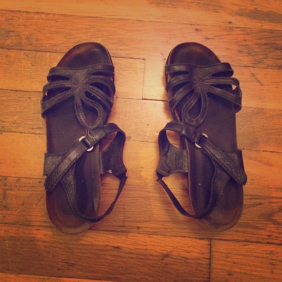 Leather sandals