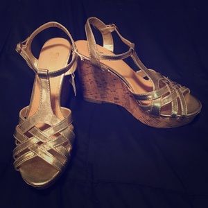 Nwt gold wedges