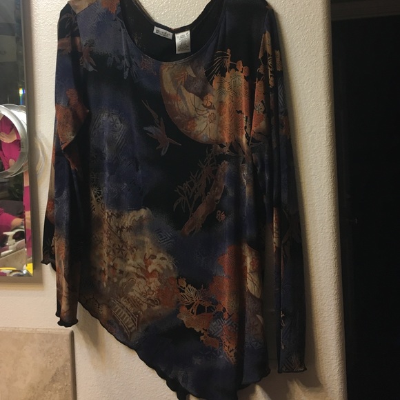 Asian inspired slinky top. Large.