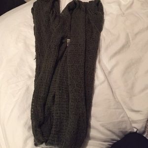 Paula Bianco scarf olive