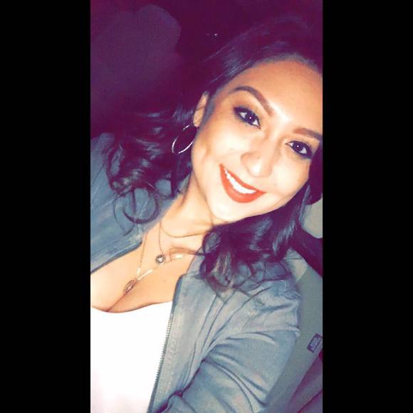 Meet your Posher, Melanie