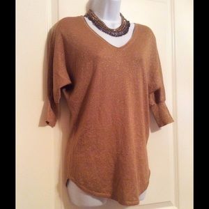 Cute gold top good for the fall