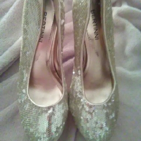 Heels - Picture 2 of 2