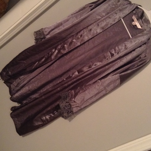 VS Silk Robe
