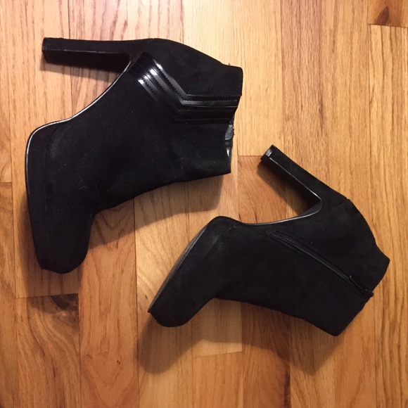 Black heeled booties