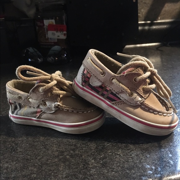 Baby girl Sperrys size 2