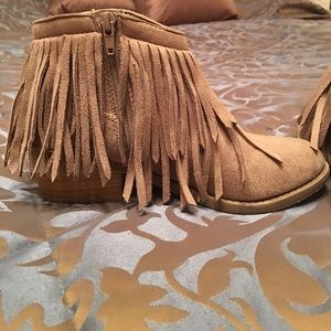 Soda taupe fringe booties