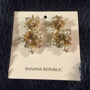 New Banana Republic Rebel Pearl Cluster Earrings