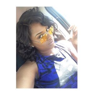 Meet your Posher, Dericka