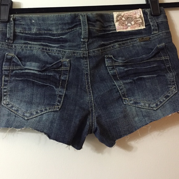 Distressed style denim jean shorts - Picture 4 of 4