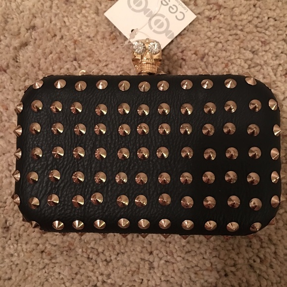 Skull clutch