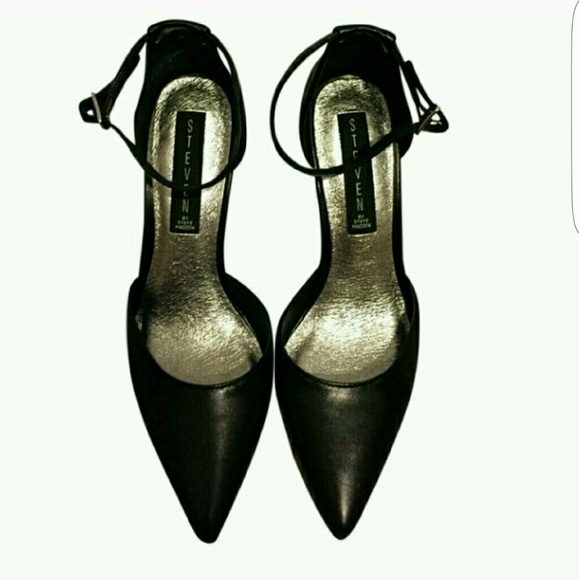 LIKE-NEW Black Pointy Heels with Straps