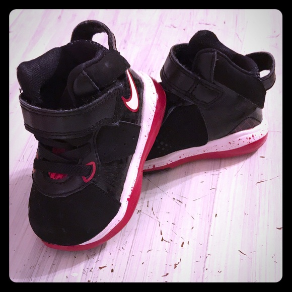 2010 Deadstock Nike Lebron 8