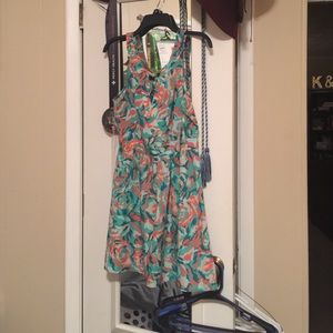 Cute multi colored dress. Med