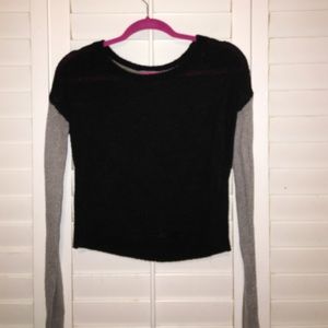 Gray sleeve black knit sweater