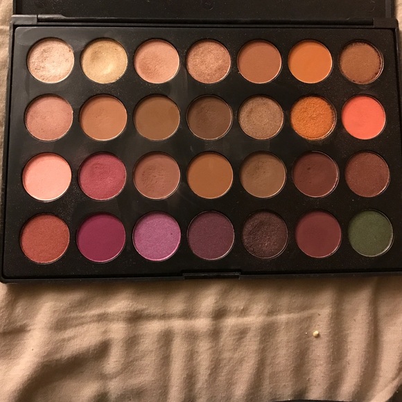 Jaclyn Hill Morphe shadow palette