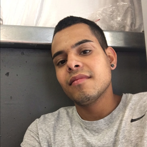 Meet your Posher, Isael - Picture 1 of 1