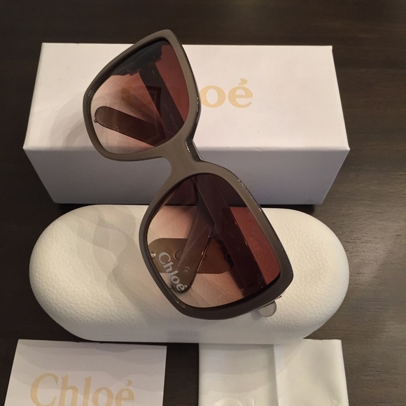 New CHLOE SUNGLASSES with case and cards display picture 1