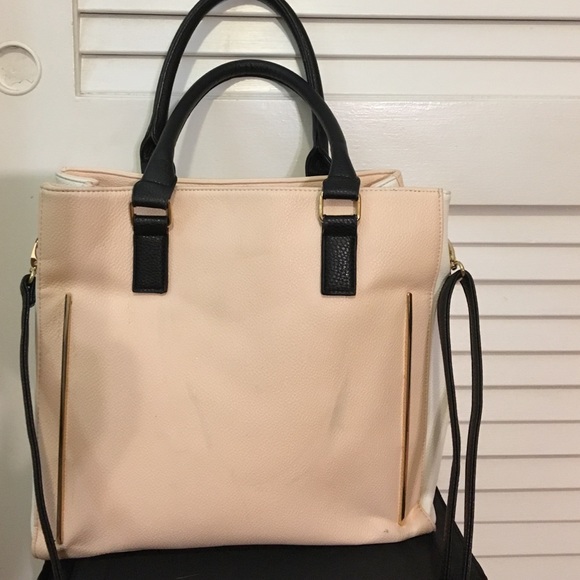 Powder Pink Purse with shoulder strap