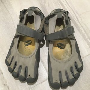 Vibrant Five Fingers Men's 43 USA 10