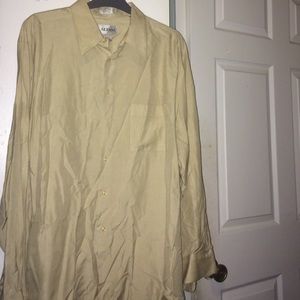 Men's Khaki button down collard shirt