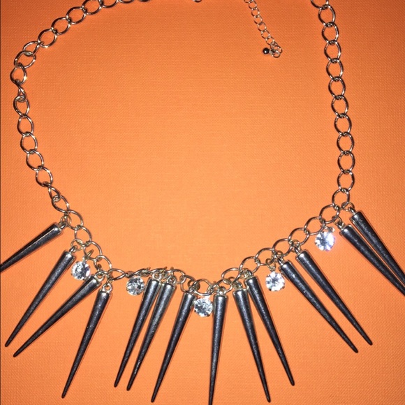 Spike necklace