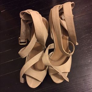 Steve Madden Nude Wedges