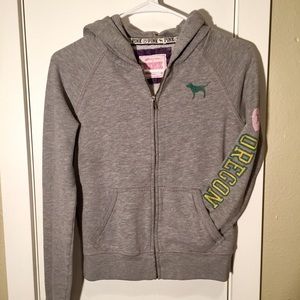 UO Zip Hoodie 🐥