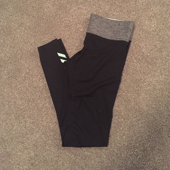 VS Pink leggings