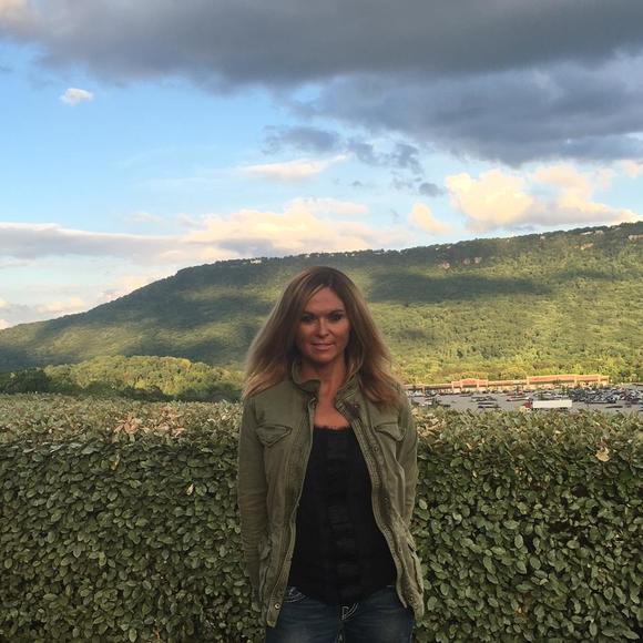 Meet your Posher, Amy