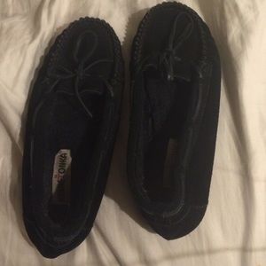 Black Minnetonka slippers