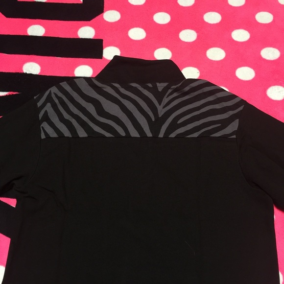 SOLD 🎀 VS PINK Half-zip Pullover - Picture 2 of 2