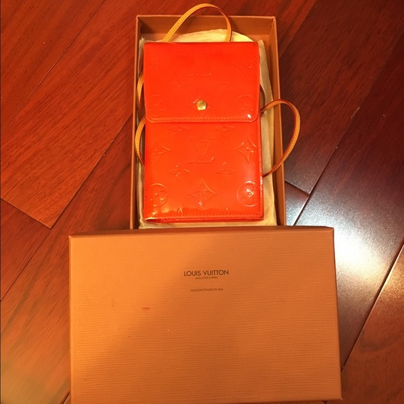 Louis Vuitton Vernis Walker Wallet
