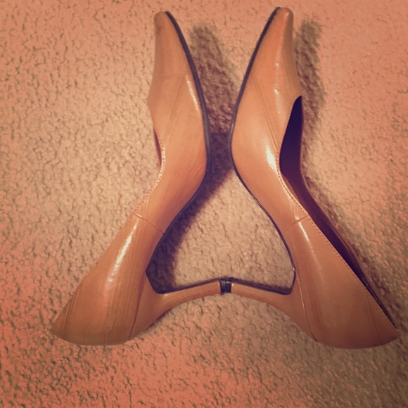 Nude Heels! Worn twice! Size 7.5