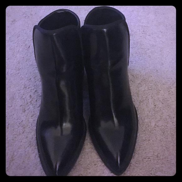 Zara patent leather ankle bootie