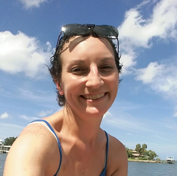 Meet your Posher, Holly - Picture 3 of 3