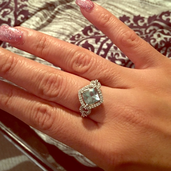 14k white gold and diamond with aquamarine