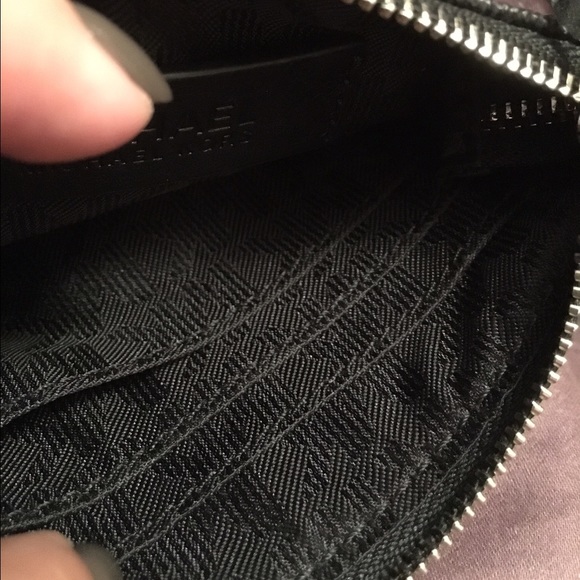 Michael kors wristlet - Picture 3 of 3