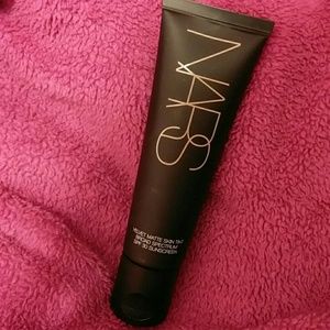 Nars Velvet Matte Skin Tint