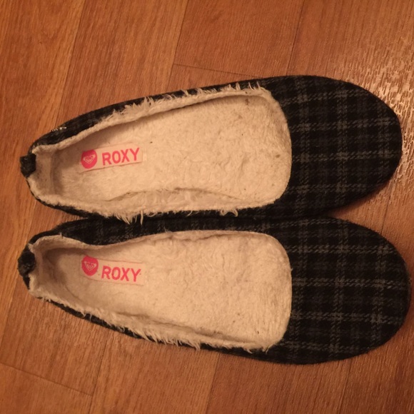 Roxy slip ons