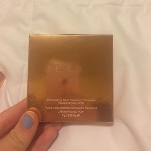 BECCA x Jaclyn Hill champagne pop highlighter