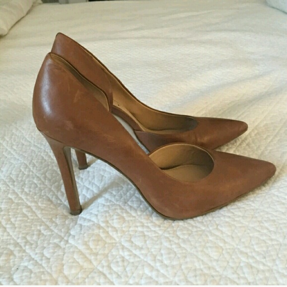 Jessica Simpson pumps