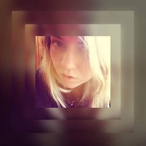 Meet your Posher, Chloe