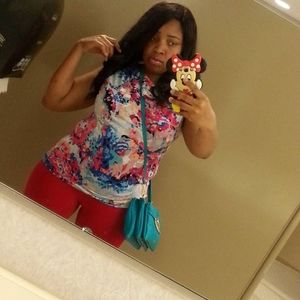 Meet your Posher, Simone