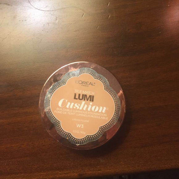 Loreal Lumi Cusion foundation