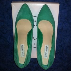 Steve Madden Suede Pumps