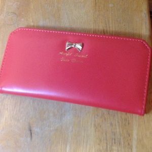Coral wallet