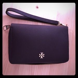Tory Burch smartphone wristlet