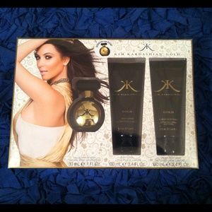 Kim Kardashian Gold