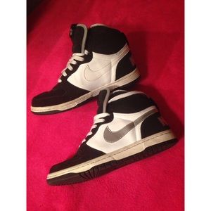 Sliver and black nikes